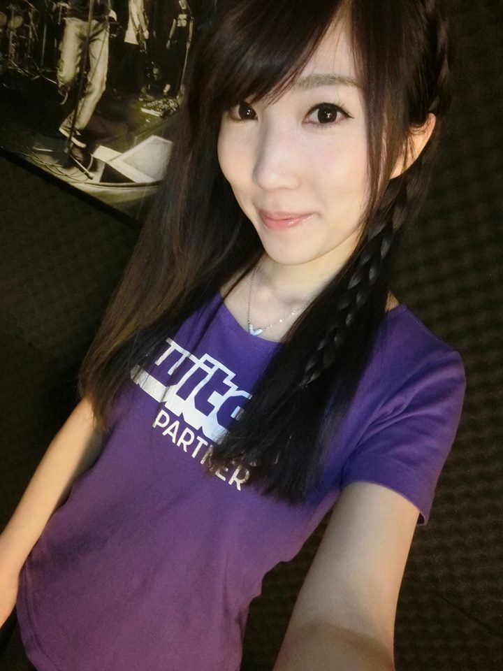 凤梨妹- 电竞女神FB美照合集