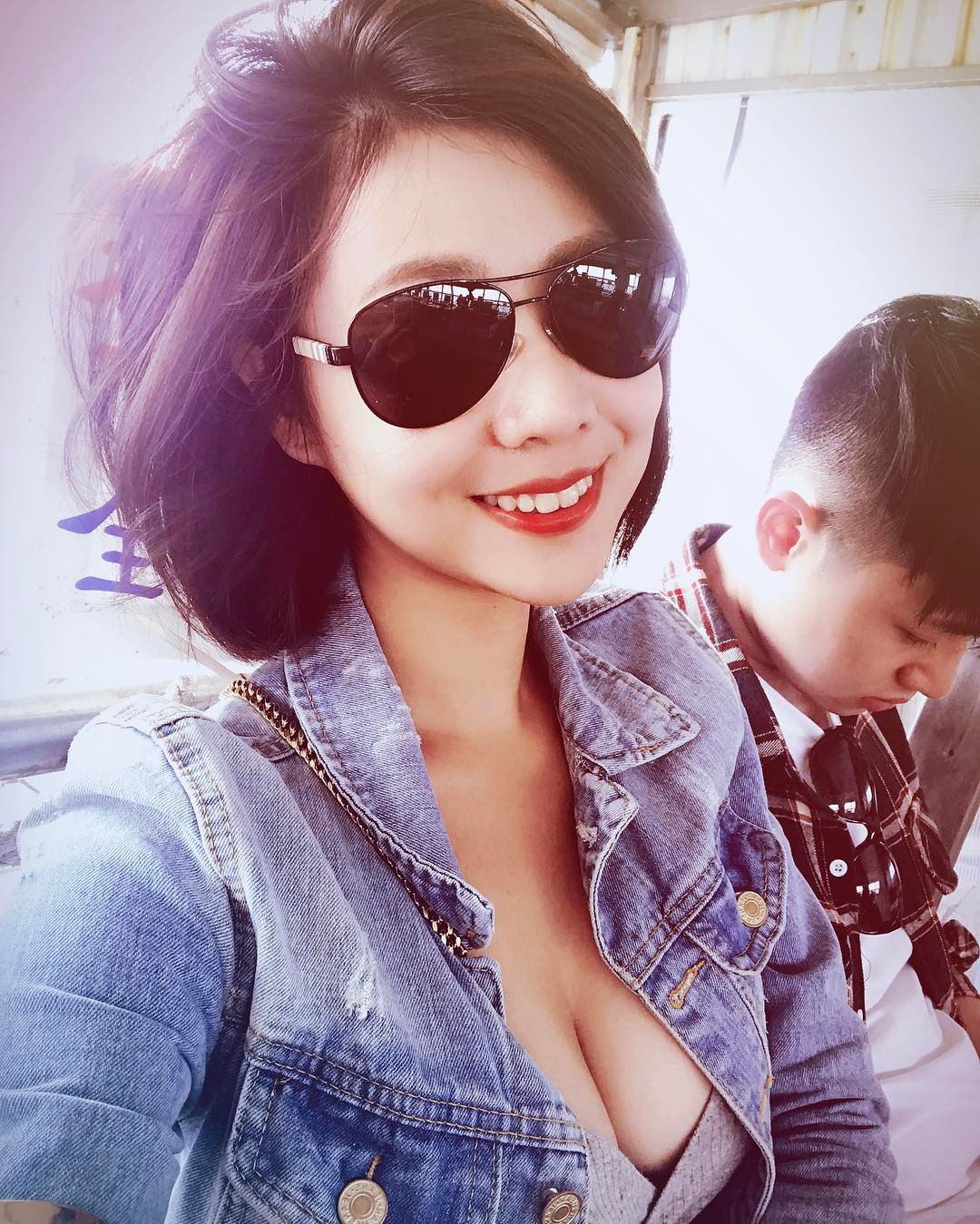 林舒舒- 短发牙套妹子也有好身材