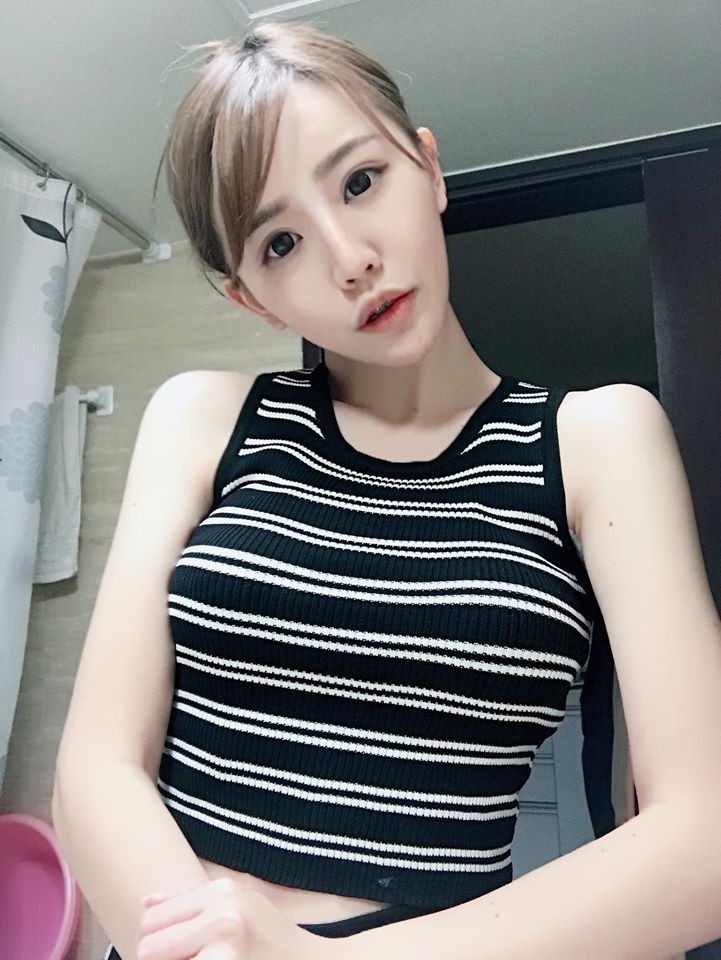 17直播台柱美女张摸摸 好身材真的可以摸