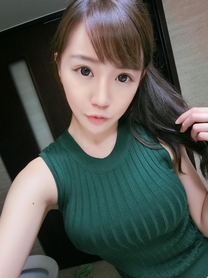17直播台柱美女张摸摸 好身材真的可以摸