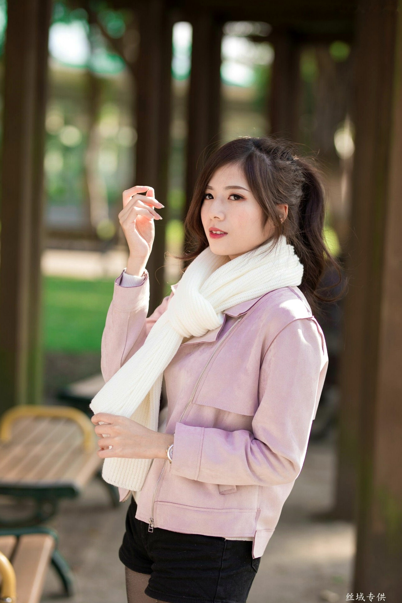 Gallery - 台湾正妹方唯真《青年公园》唯美户外丝袜写真，清新甜美冬日时尚穿搭台湾清新气质户外治愈系 Chubby唯真女神私房照_秀色女神 - image 17