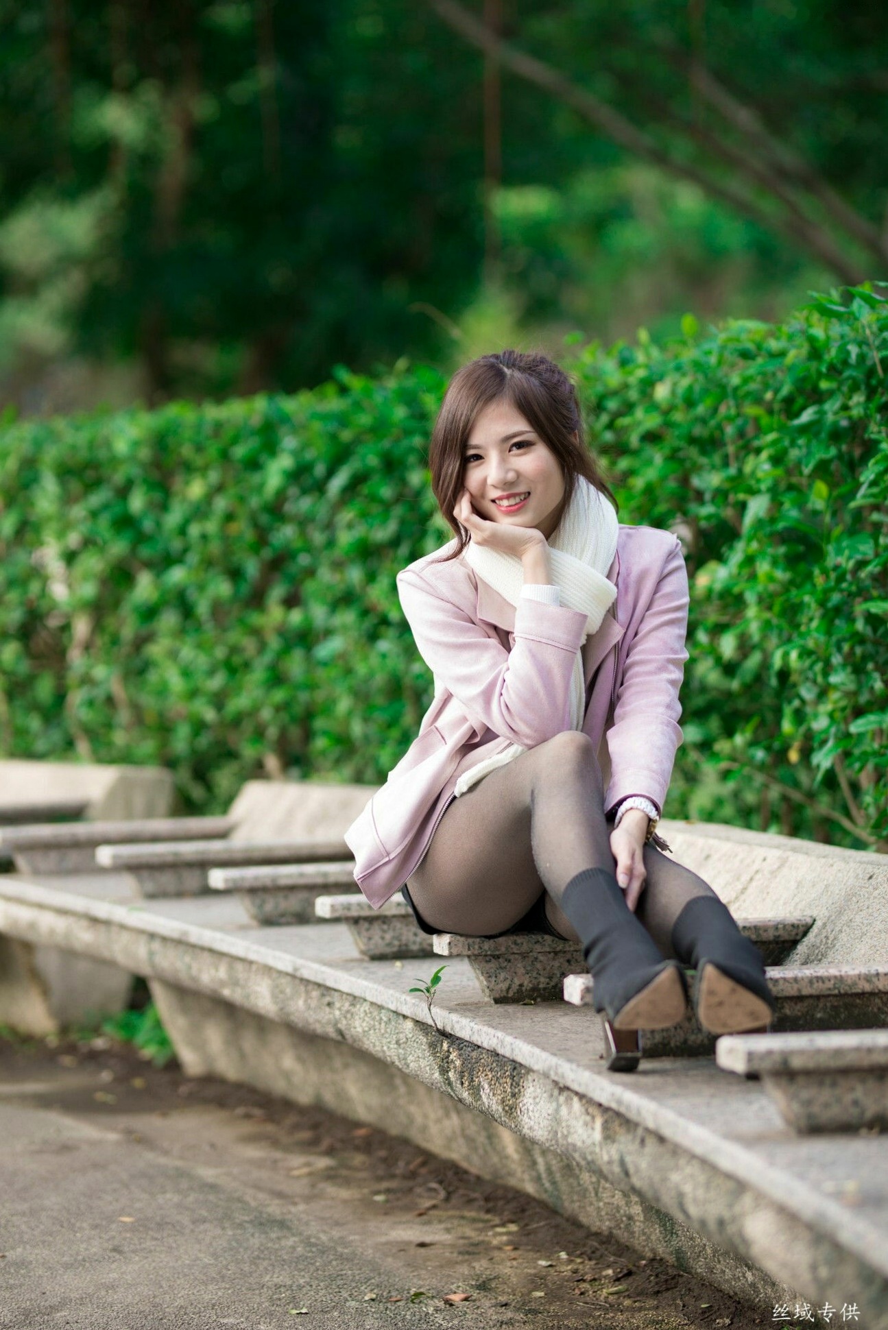 Gallery - 台湾正妹方唯真《青年公园》唯美户外丝袜写真，清新甜美冬日时尚穿搭台湾清新气质户外治愈系 Chubby唯真女神私房照_秀色女神 - image 21