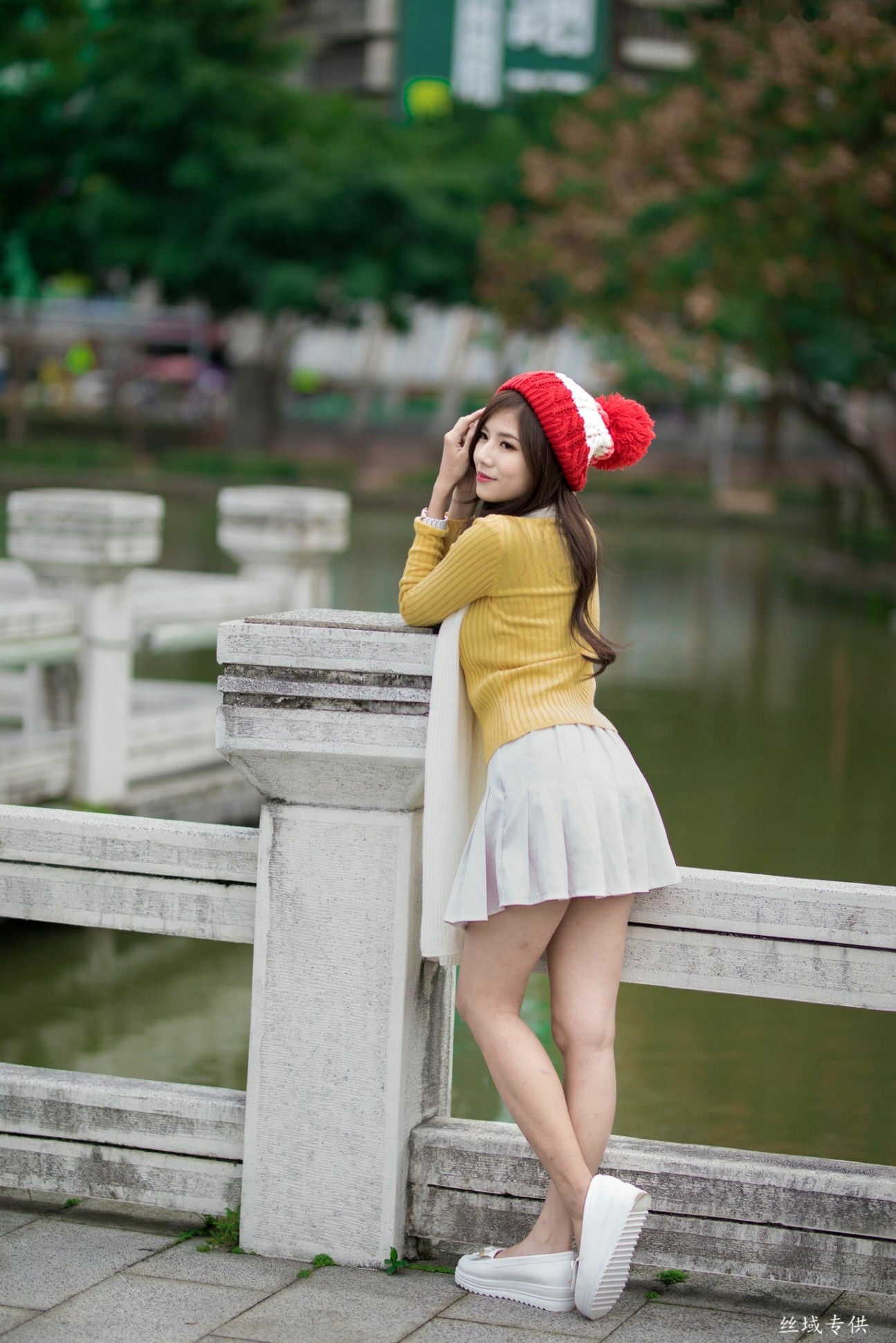 Gallery - 台湾正妹方唯真《青年公园》唯美户外丝袜写真，清新甜美冬日时尚穿搭台湾清新气质户外治愈系 Chubby唯真女神私房照_秀色女神 - image 55