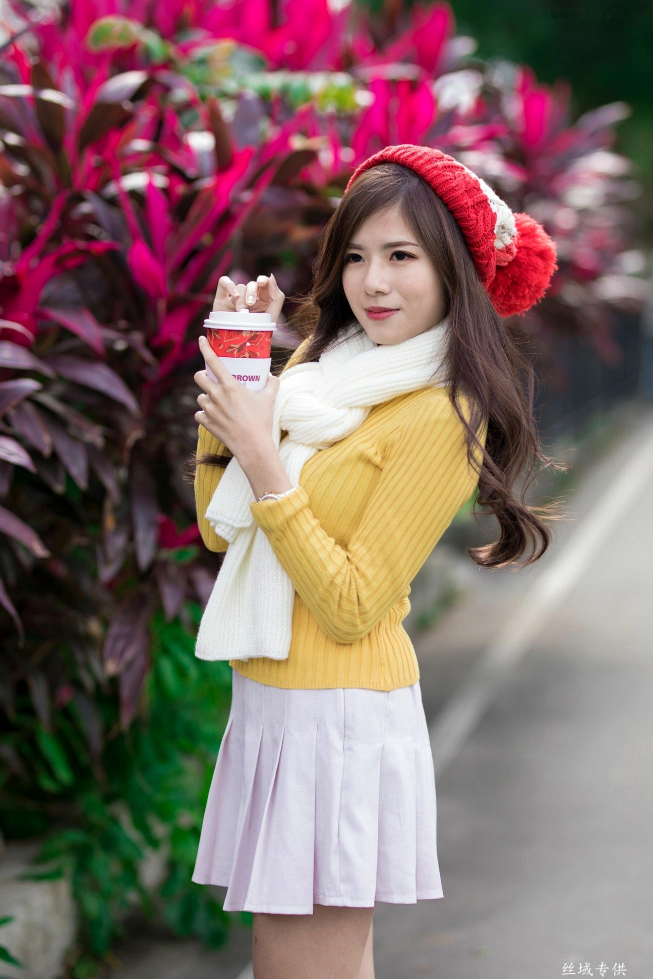 Gallery - 台湾正妹方唯真《青年公园》唯美户外丝袜写真，清新甜美冬日时尚穿搭台湾清新气质户外治愈系 Chubby唯真女神私房照_秀色女神 - image 65