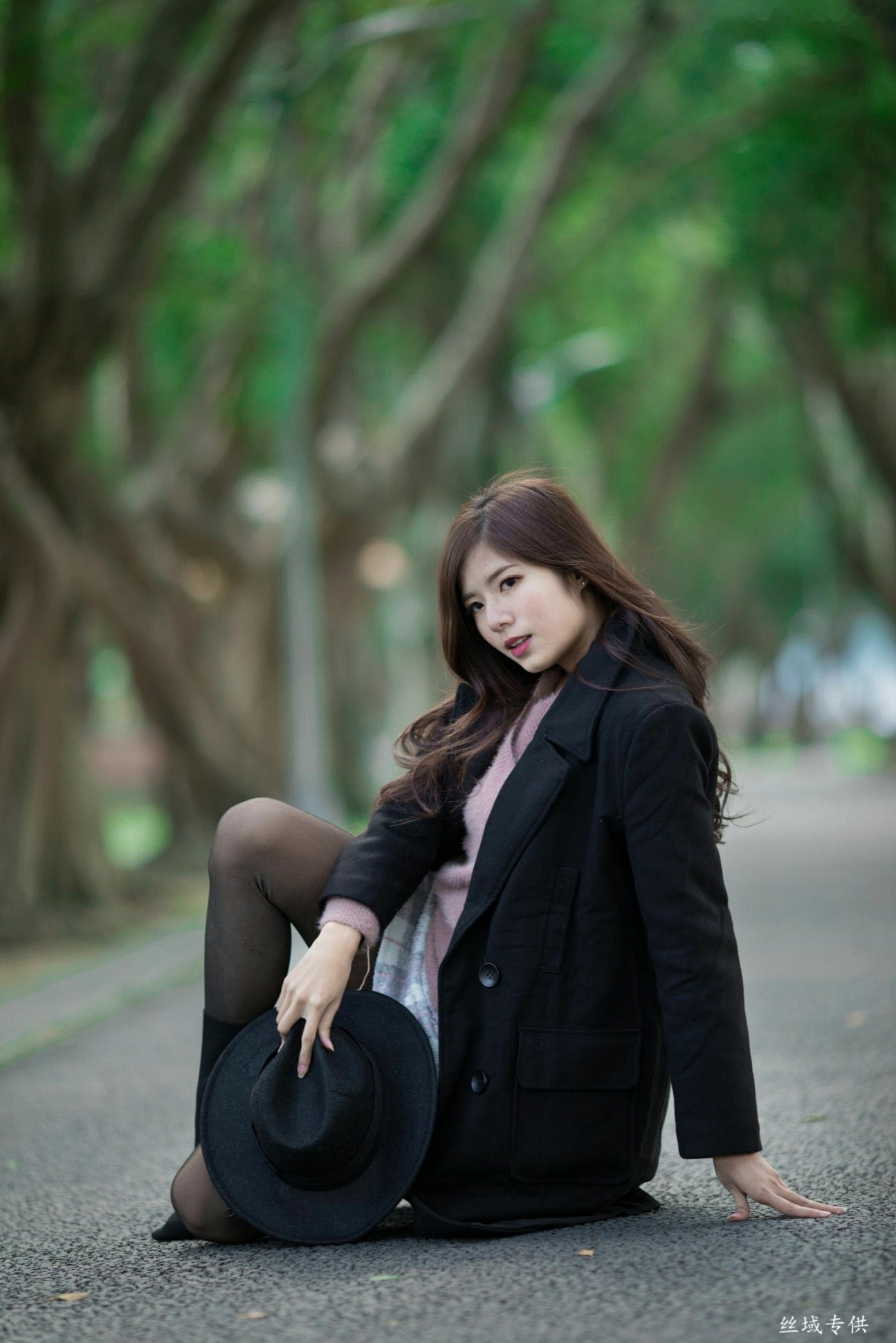 Gallery - 台湾正妹方唯真《青年公园》唯美户外丝袜写真，清新甜美冬日时尚穿搭台湾清新气质户外治愈系 Chubby唯真女神私房照_秀色女神 - image 77
