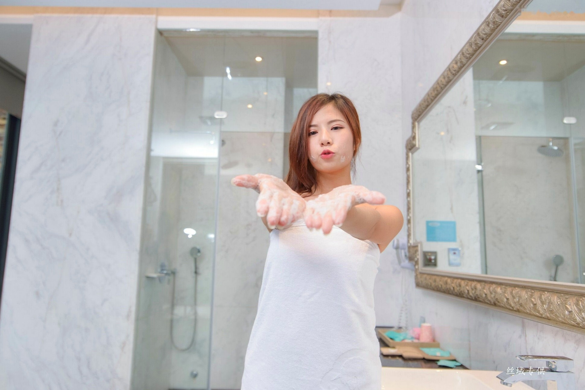 Gallery - 台湾正妹方唯真：全套浴室私房写真，浴巾包裹下的清新纯欲，展现柔美气质台湾清纯浴室私房照气质 Chubby唯真女神私房照_秀色女神 - image 41