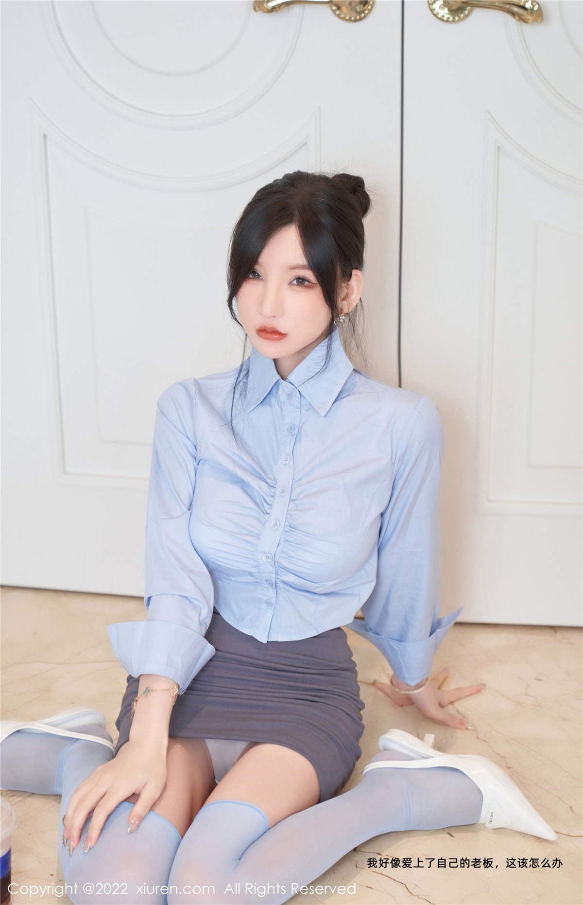 [XiuRen]高清写真图 2022.11.04 No.5812 周于希Sally 短裙美臀