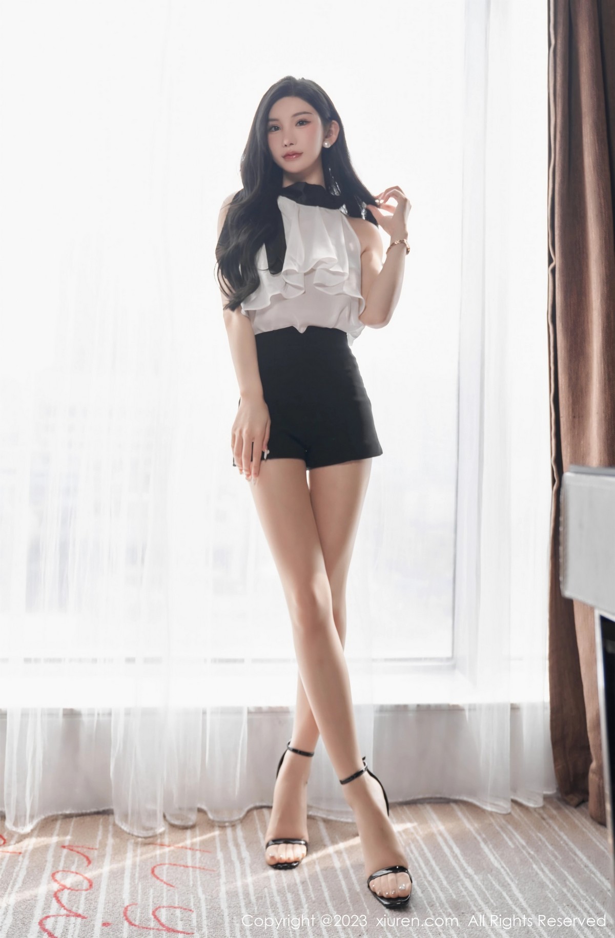 [XiuRen]高清写真图 2023.03.17 No.6435 周于希Sally 美臀丝袜