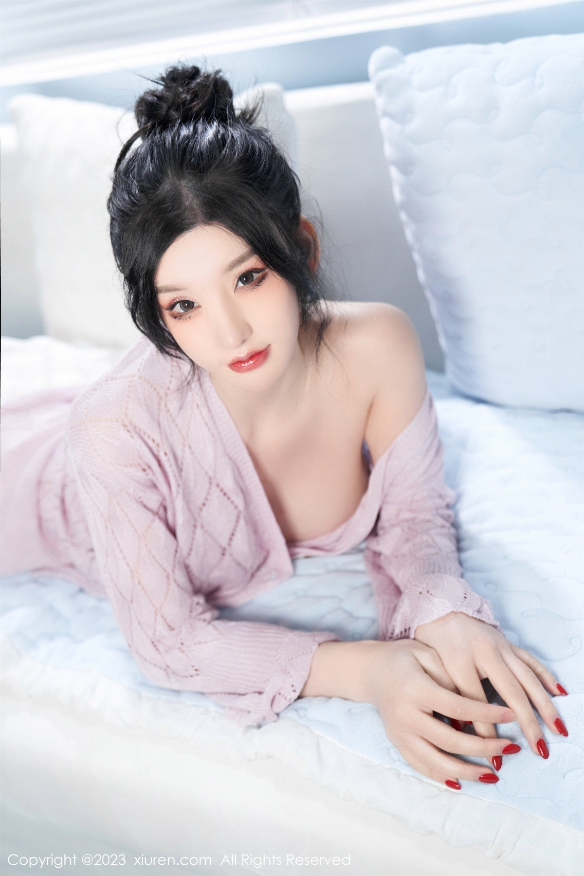 [XiuRen]高清写真图 2023.04.14 No.6580 周于希Sally 妩媚美腿