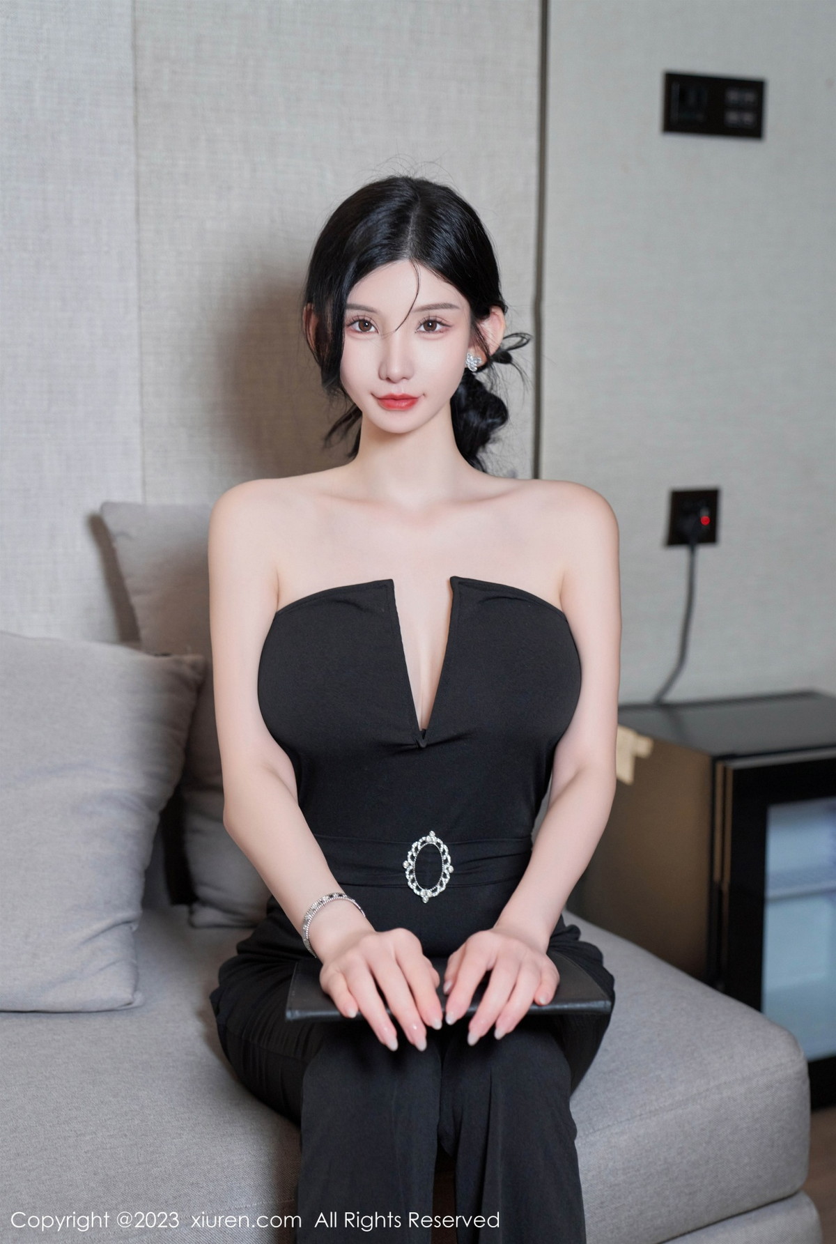 [XiuRen]高清写真图 2023.08.25 No.7289 周于希Sally 丰腴美臀