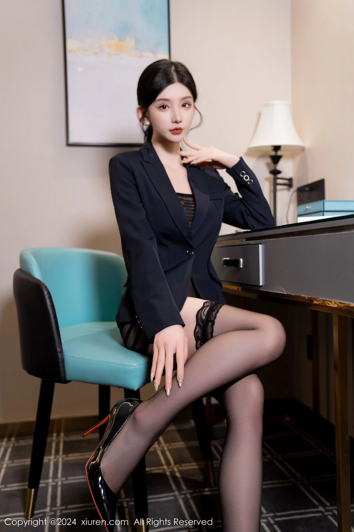 [XiuRen]高清写真图 2024.01.12 No.7956 周于希Sally 丝袜试穿