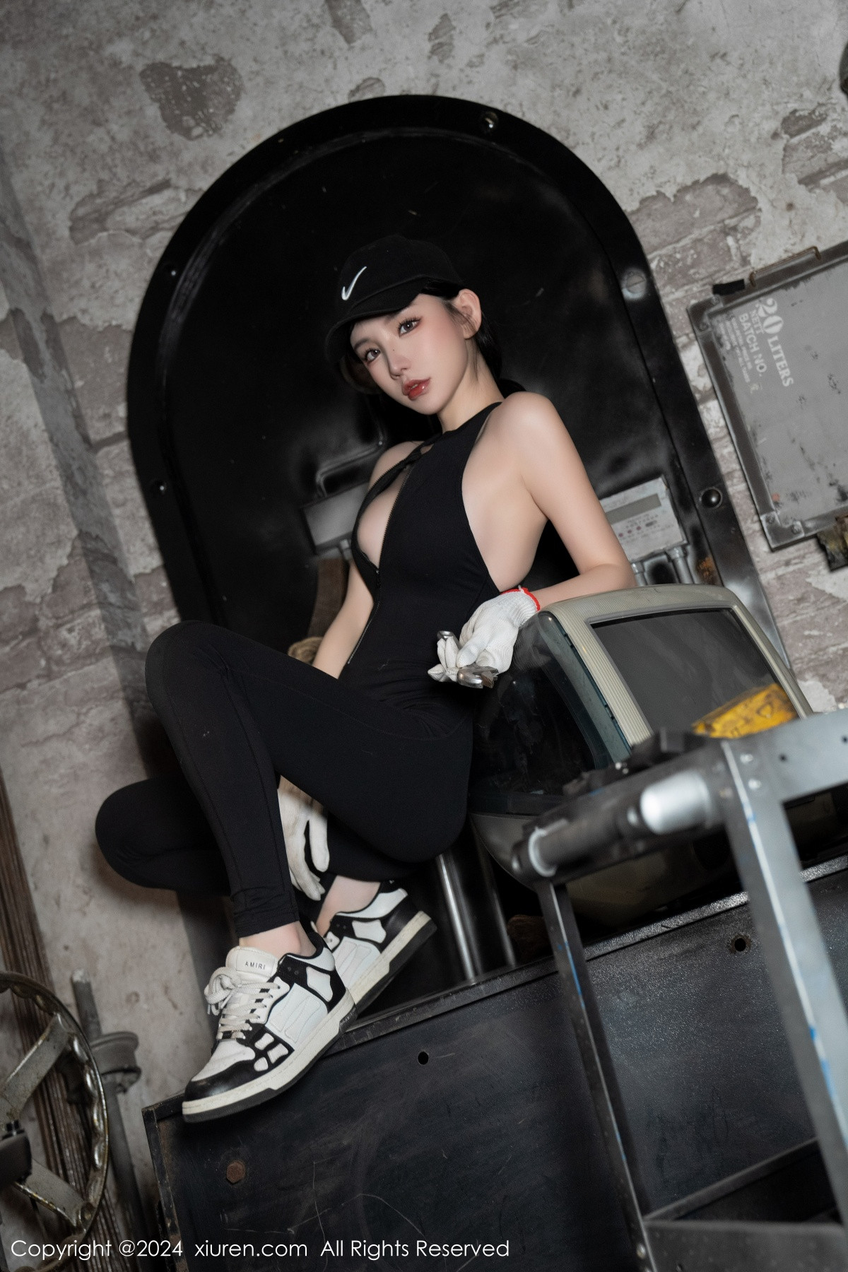 [XiuRen]高清写真图 2024.01.26 No.8027 周于希Sally 丰腴美臀