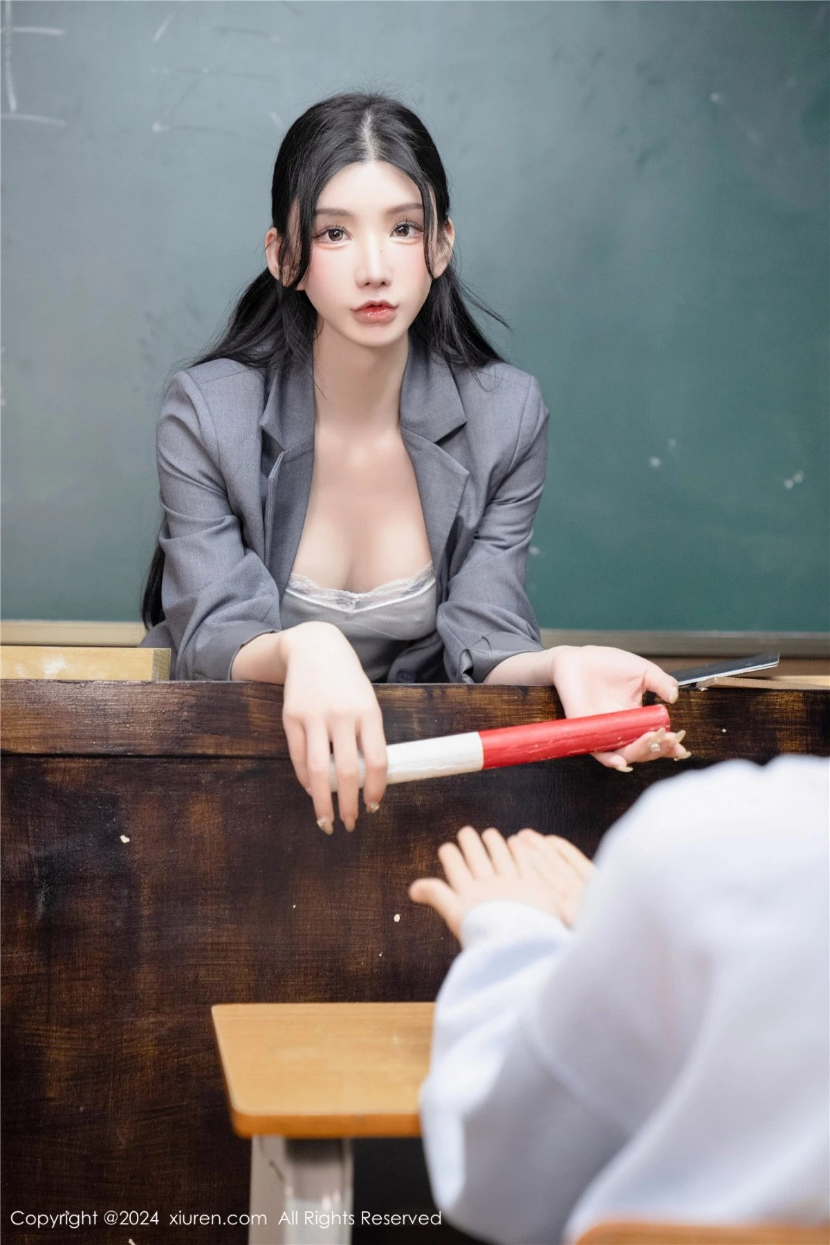 [XiuRen]高清写真图 2024.03.08 No.8204 周于希Sally 美腿黑丝