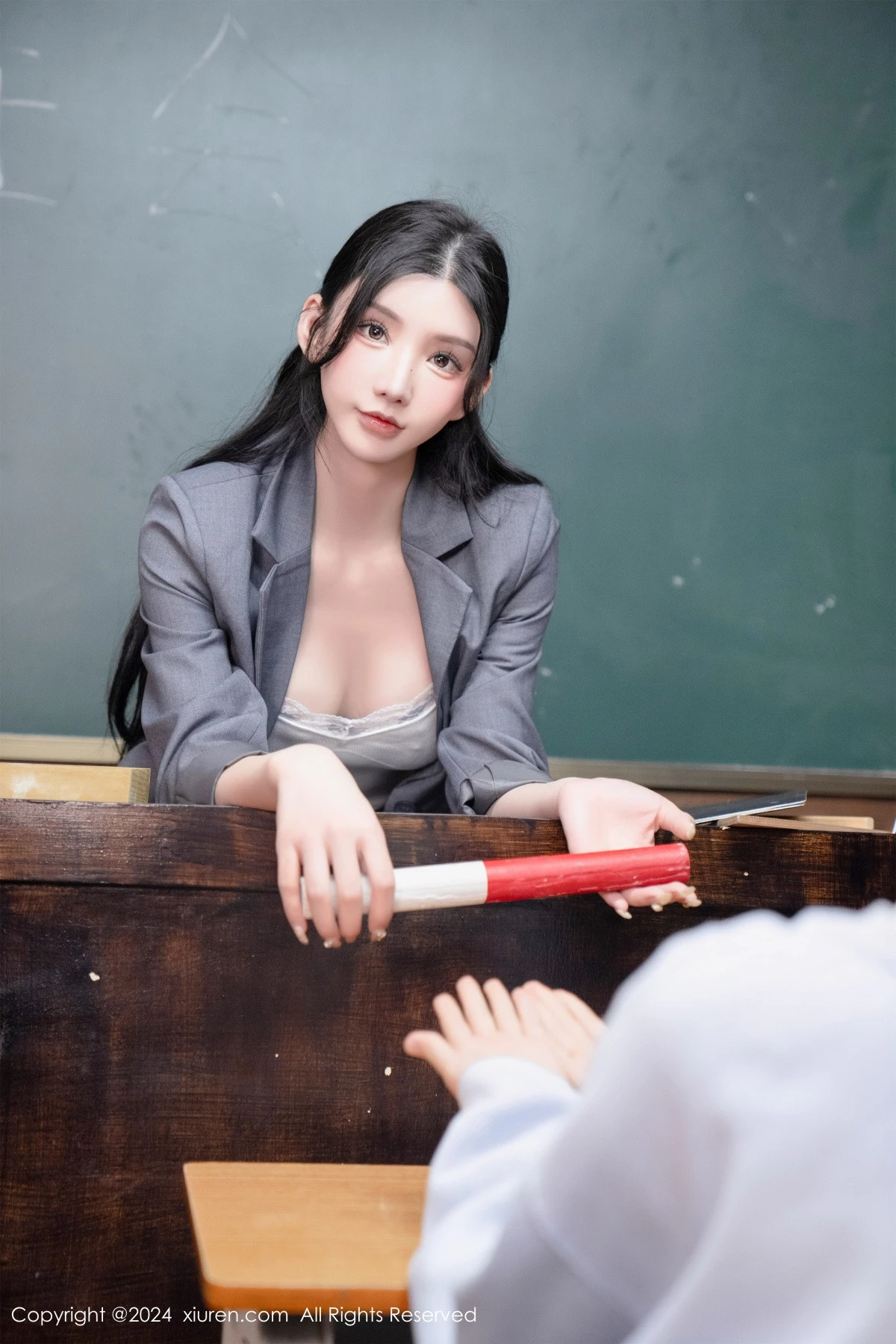 [XiuRen]高清写真图 2024.03.08 No.8204 周于希Sally 美腿黑丝