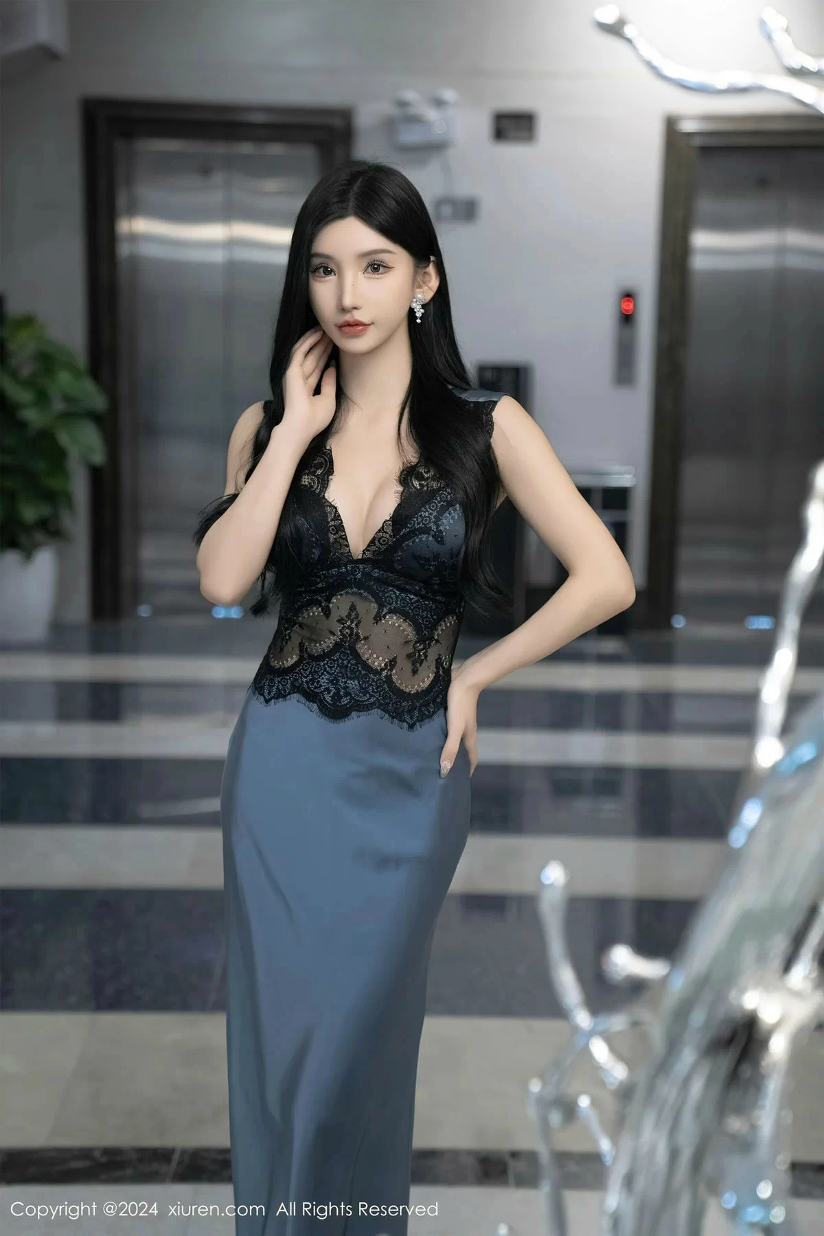[XiuRen]高清写真图 2024.03.15 No.8242 周于希Sally 美腿黑丝