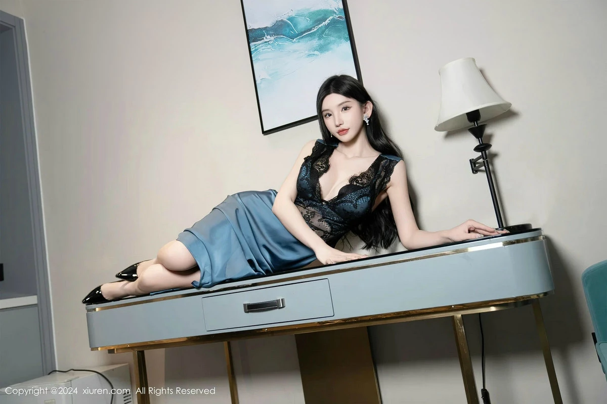 [XiuRen]高清写真图 2024.03.15 No.8242 周于希Sally 美腿黑丝