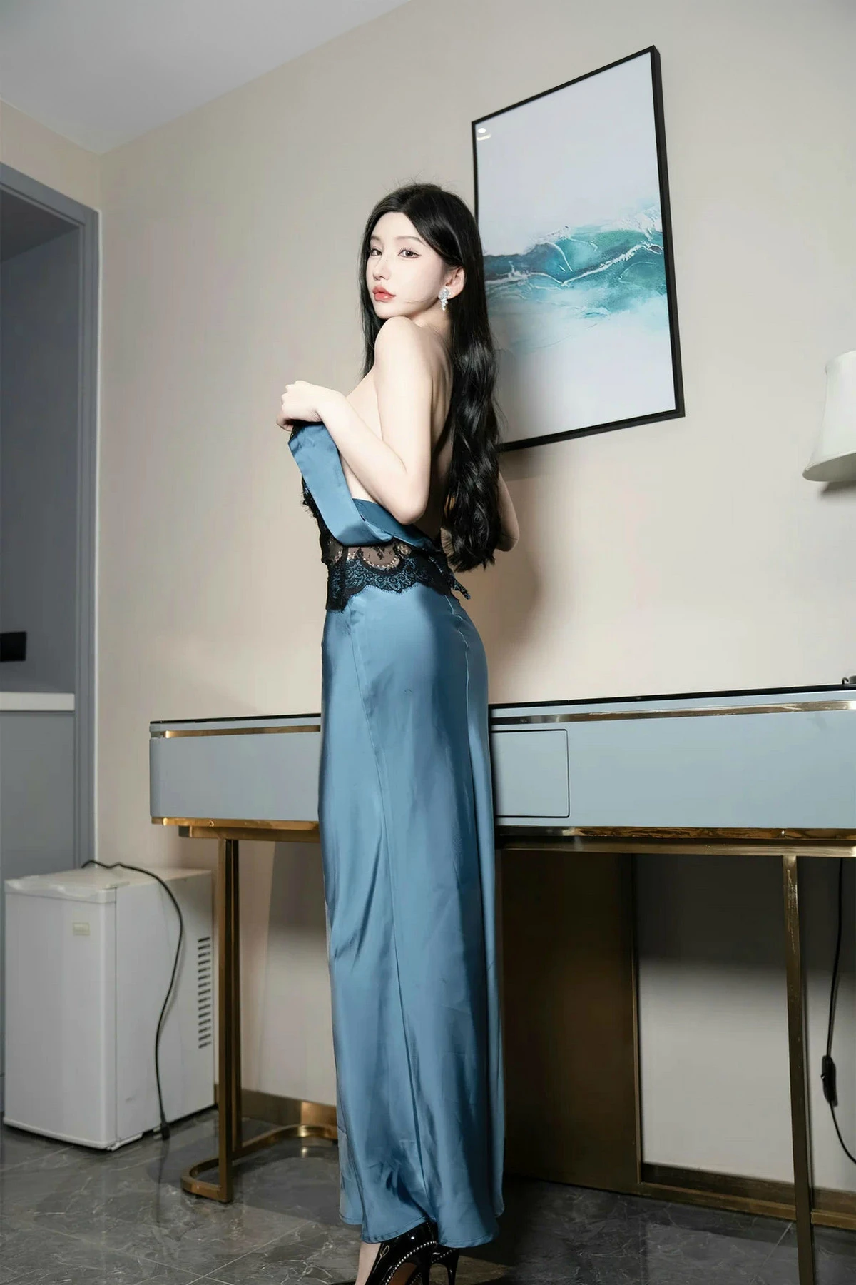[XiuRen]高清写真图 2024.03.15 No.8242 周于希Sally 美腿黑丝