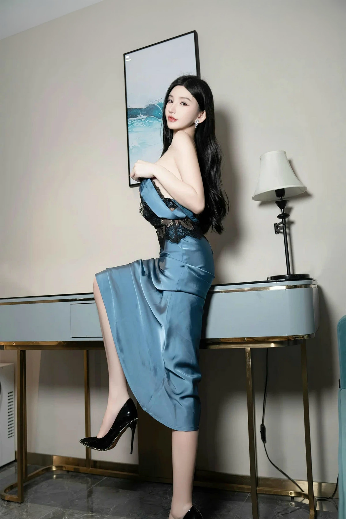 [XiuRen]高清写真图 2024.03.15 No.8242 周于希Sally 美腿黑丝