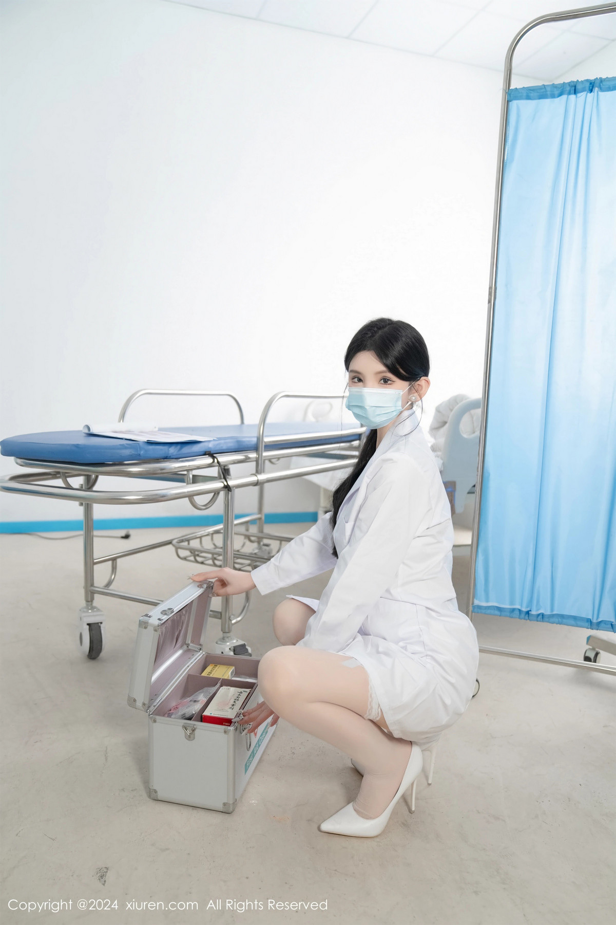 [XiuRen]高清写真图 2024.04.30 No.8481 周于希Sally 丝袜美腿