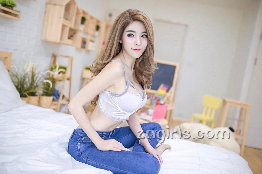 泰国人气车模Janet 香艳迷人好妖娆
