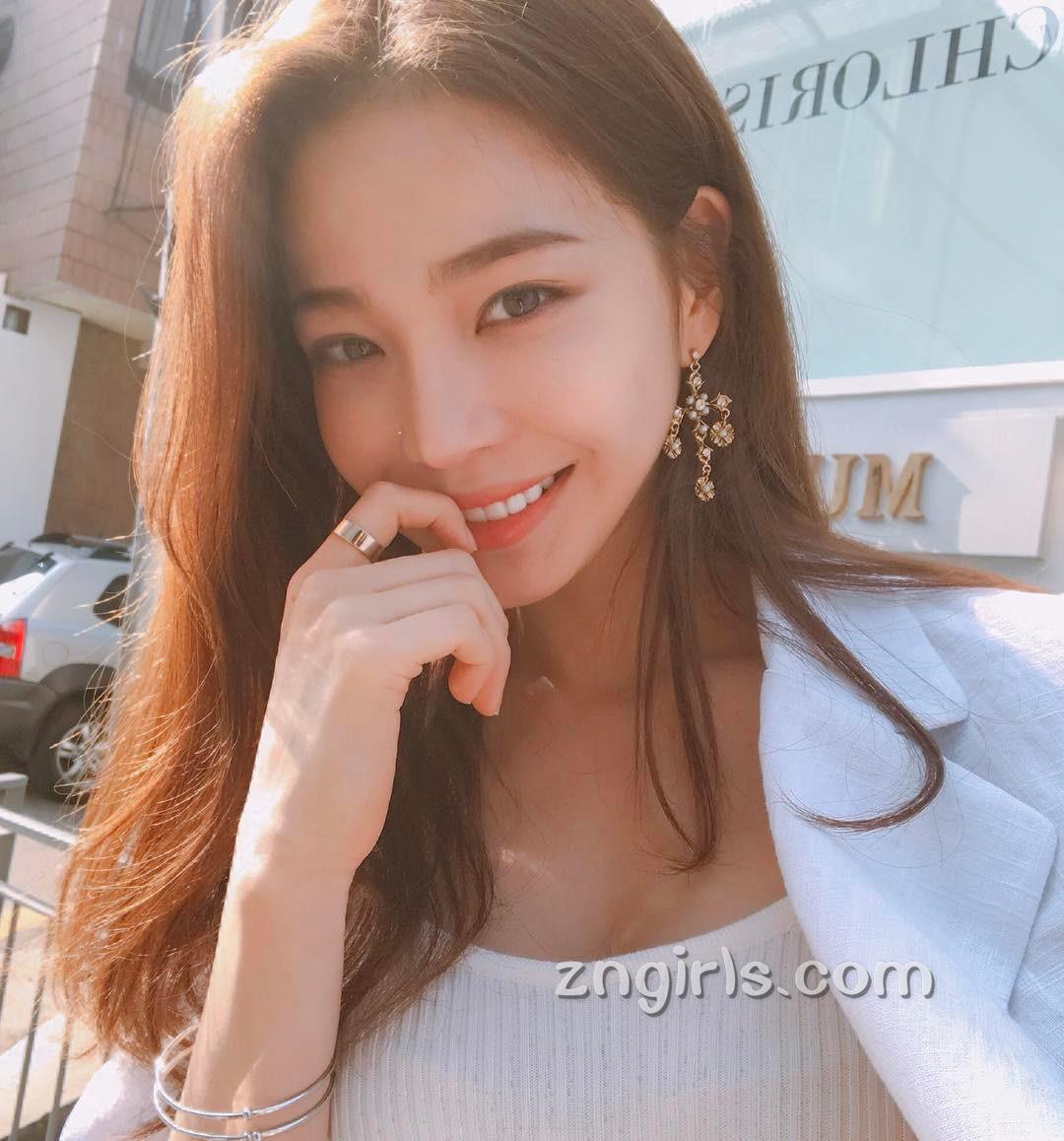 韩国超正模特池允美 简直就是衣服架子