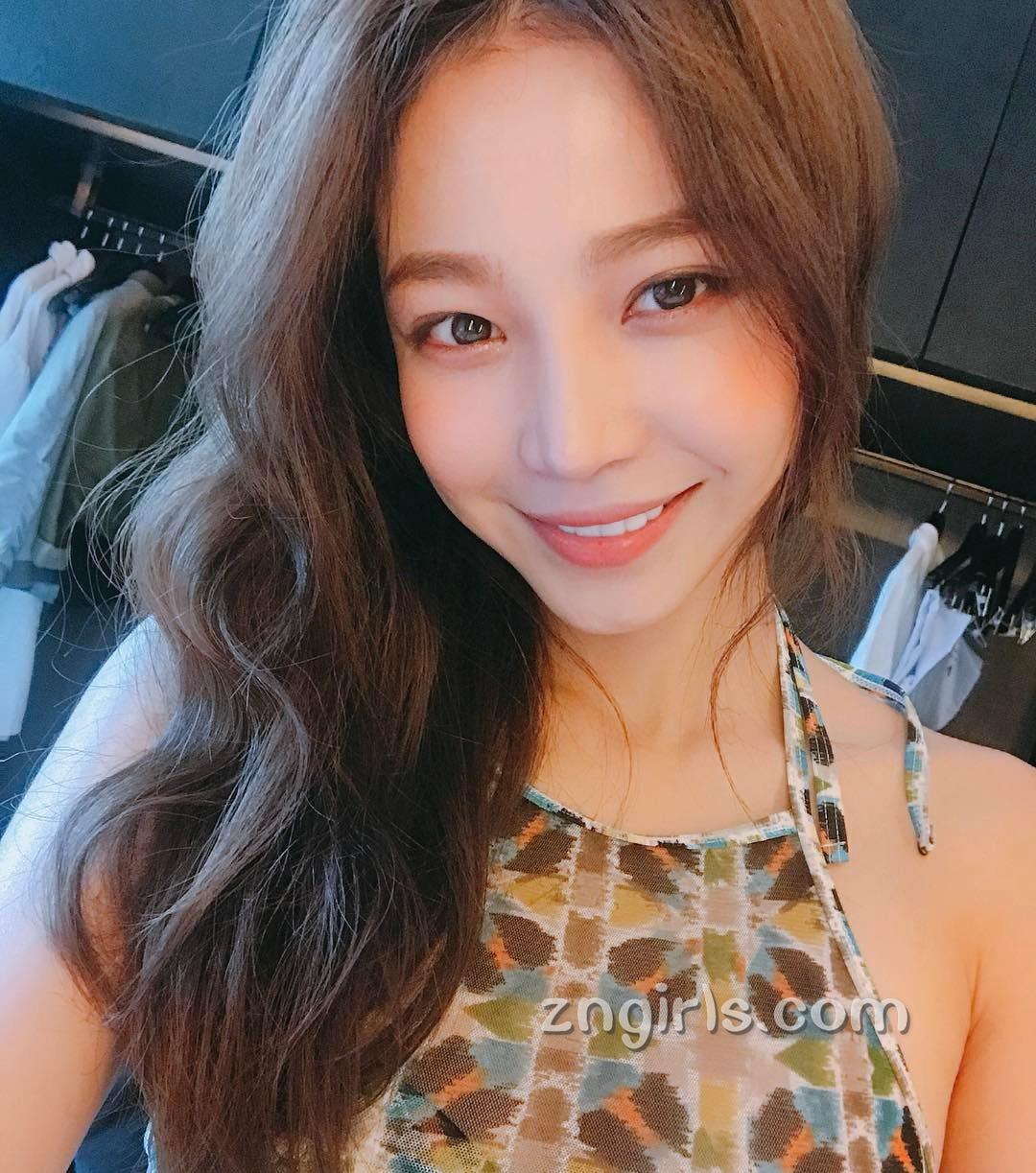韩国超正模特池允美 简直就是衣服架子