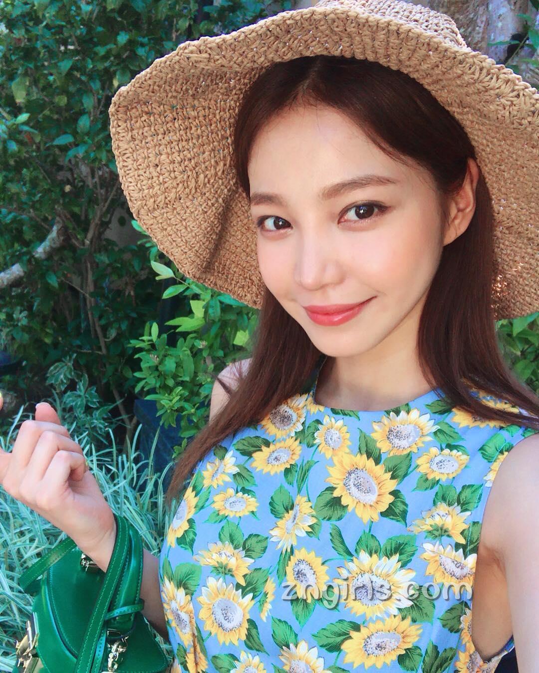 韩国超正模特池允美 简直就是衣服架子