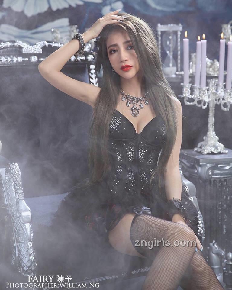 「触觉系」正妹陈予Fairy 厌世脸外拍女神私房照