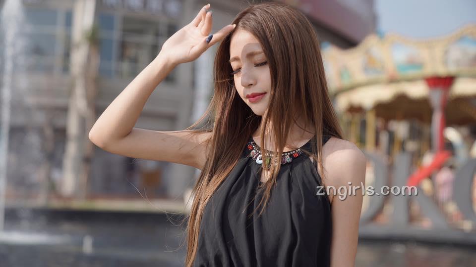 「触觉系」正妹陈予Fairy 厌世脸外拍女神私房照