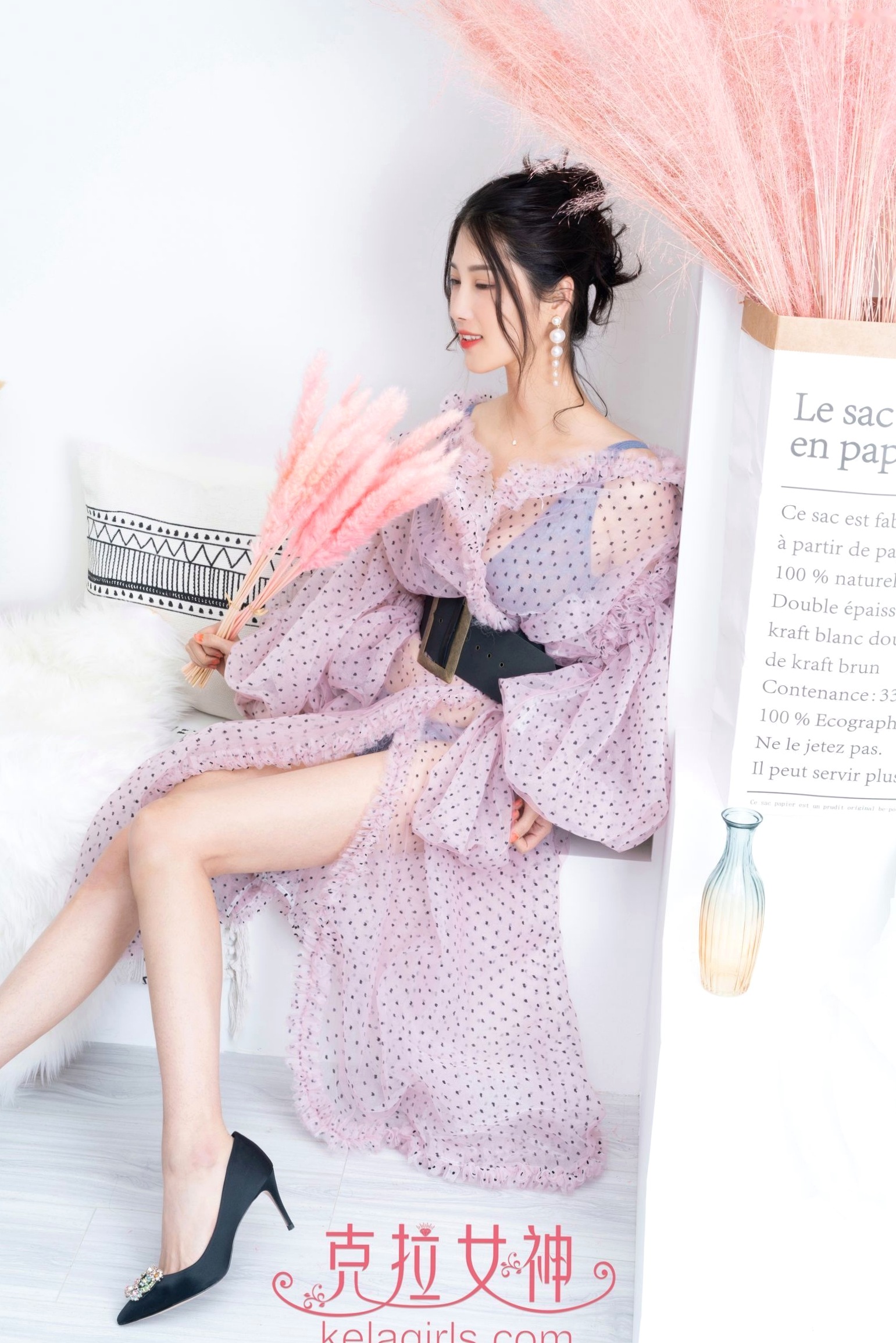 Gallery - KelaGirls克拉女神-2020.07.10-王睿-《艳紫芬芳》室内私房写真，身穿波点轻纱透视装，演绎温柔气质居家风，尽显曼妙身姿私房照气质性感极品 王睿女神私房照_秀色女神 - image 6