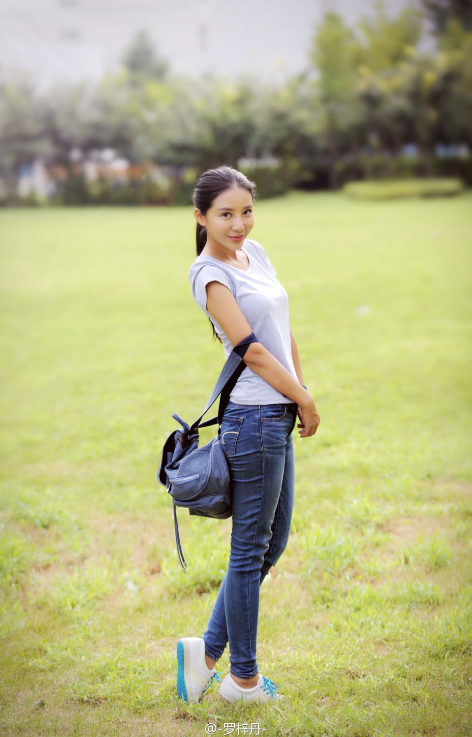 罗梓丹唯美系私房写真