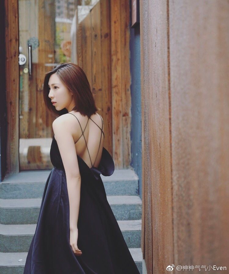 温柔女孩顾伊雯 时尚微博写真