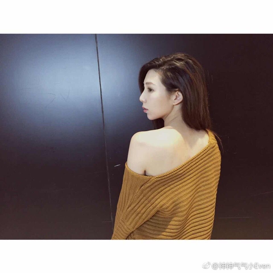 温柔女孩顾伊雯 时尚微博写真