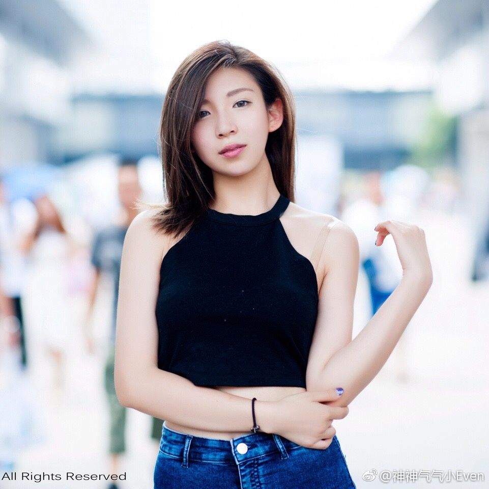 温柔女孩顾伊雯 时尚微博写真