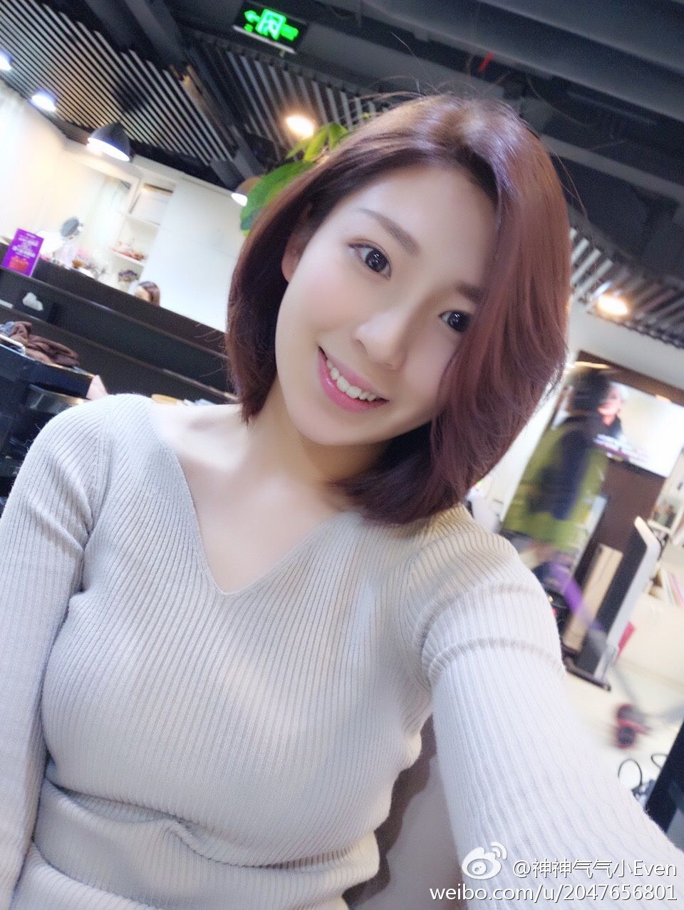 温柔女孩顾伊雯 时尚微博写真