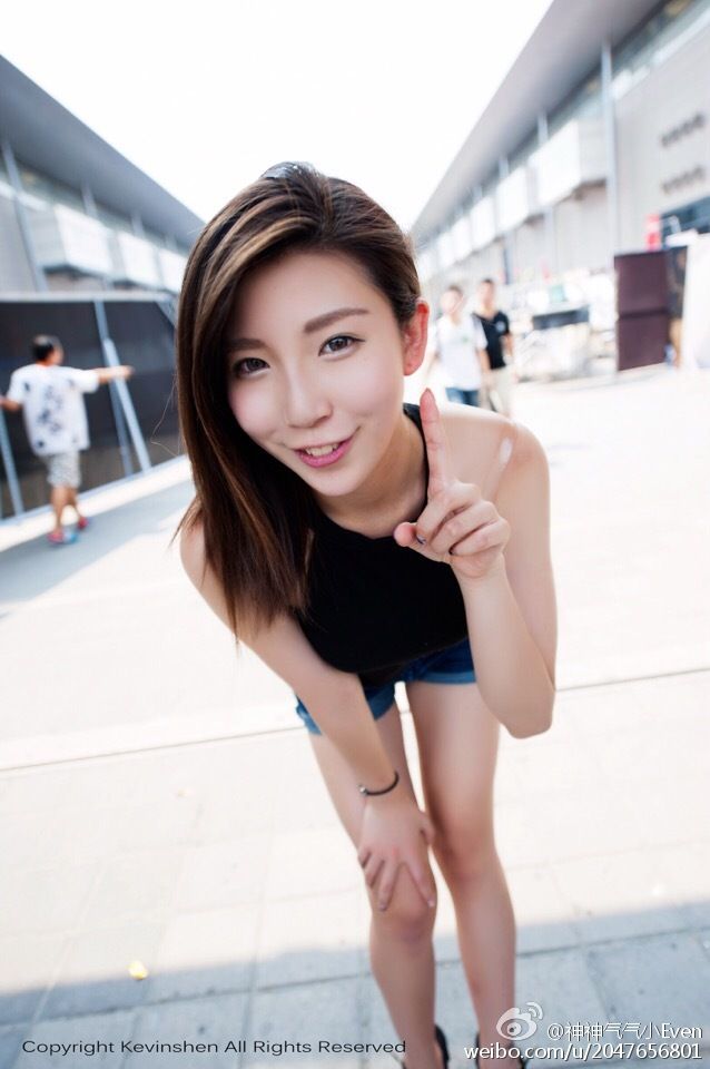 温柔女孩顾伊雯 时尚微博写真