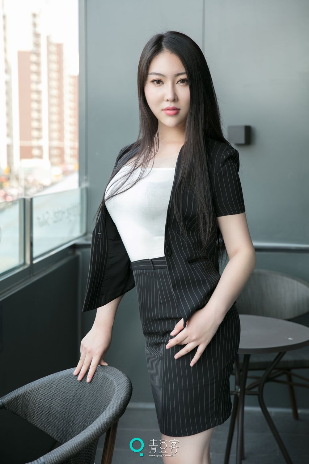 青豆女神馨露 黑色端庄蕾丝