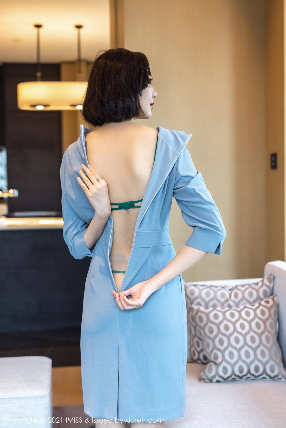 气质美女艺轩 婀娜典雅服饰