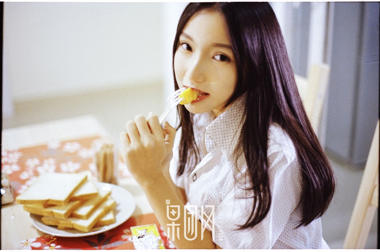 甜美女神范雅惠 牛奶般雪白肌肤