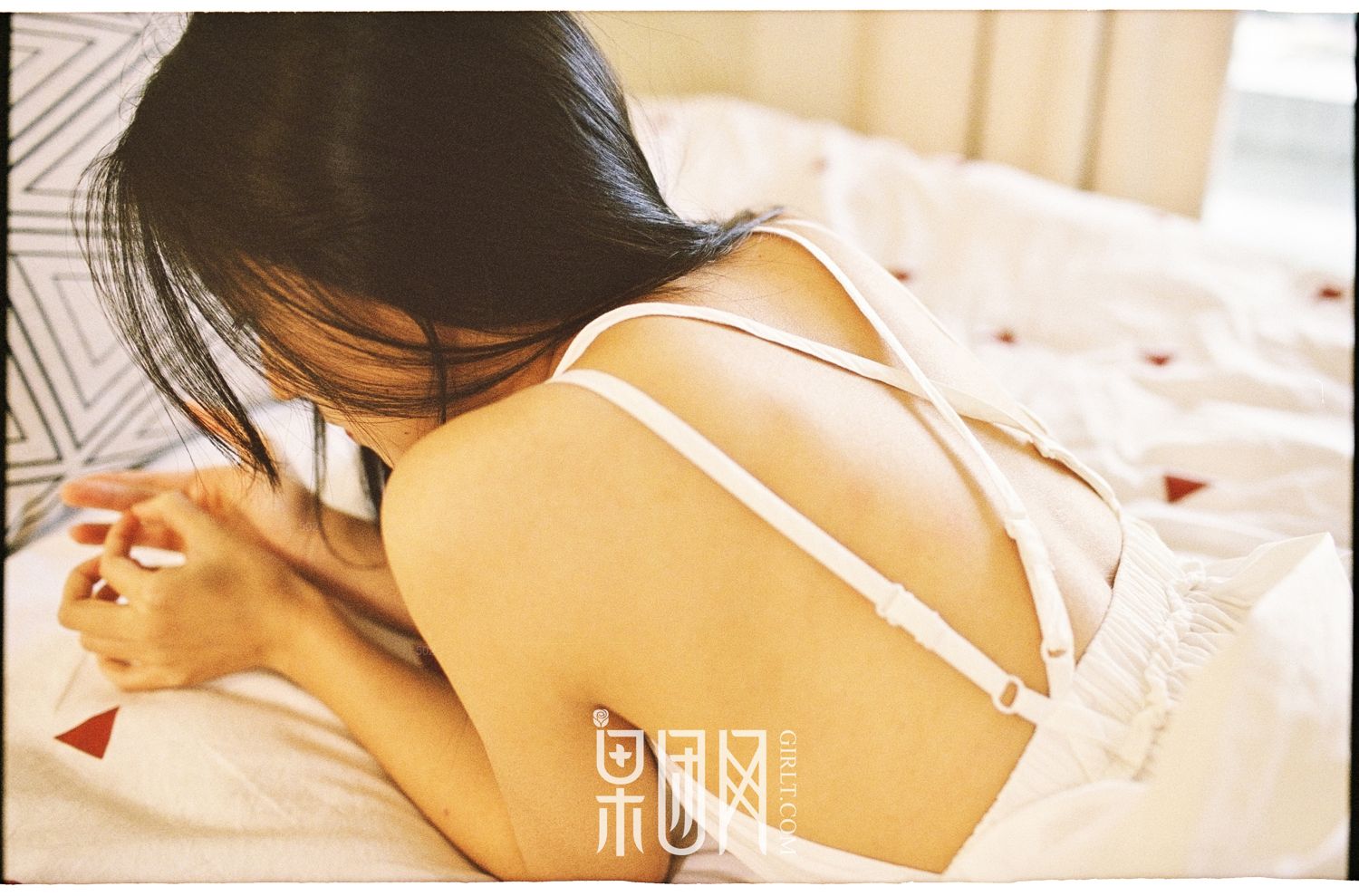 甜美女神范雅惠 牛奶般雪白肌肤