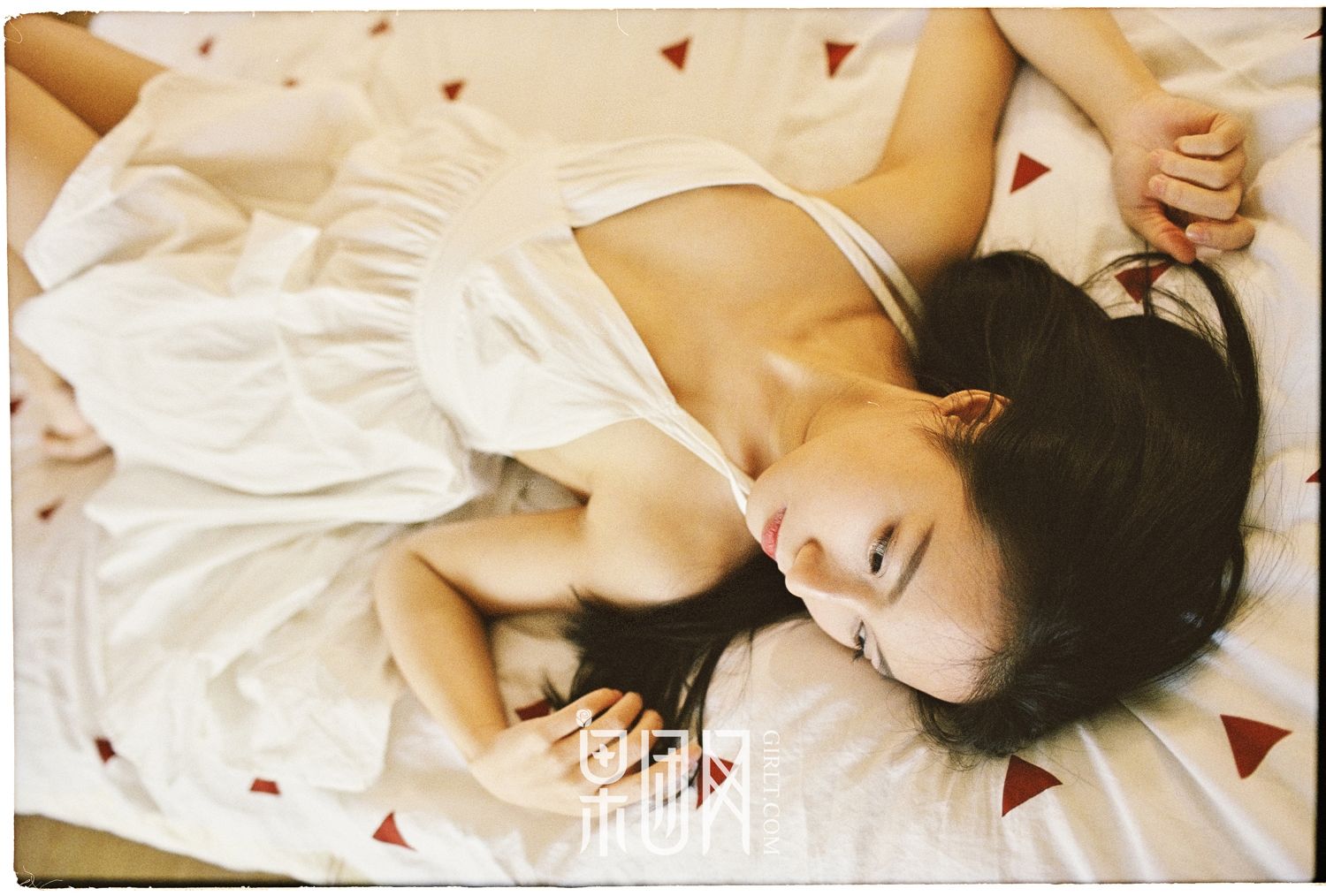 甜美女神范雅惠 牛奶般雪白肌肤