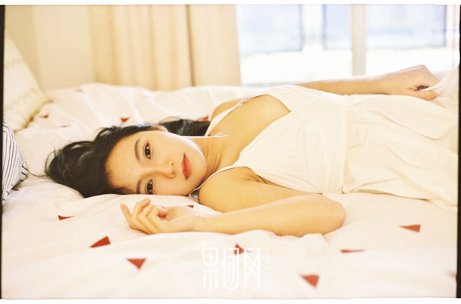 甜美女神范雅惠 牛奶般雪白肌肤