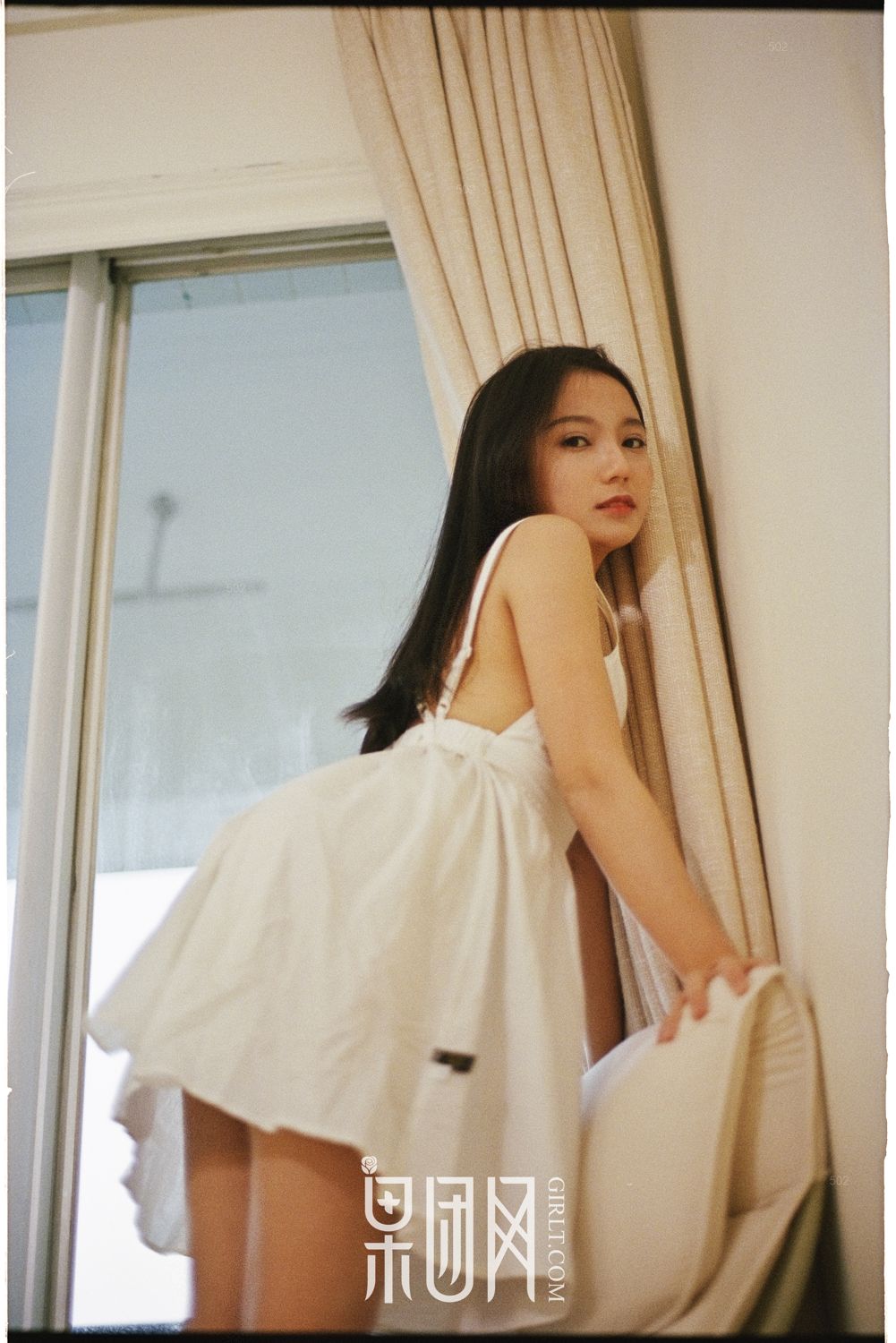 甜美女神范雅惠 牛奶般雪白肌肤