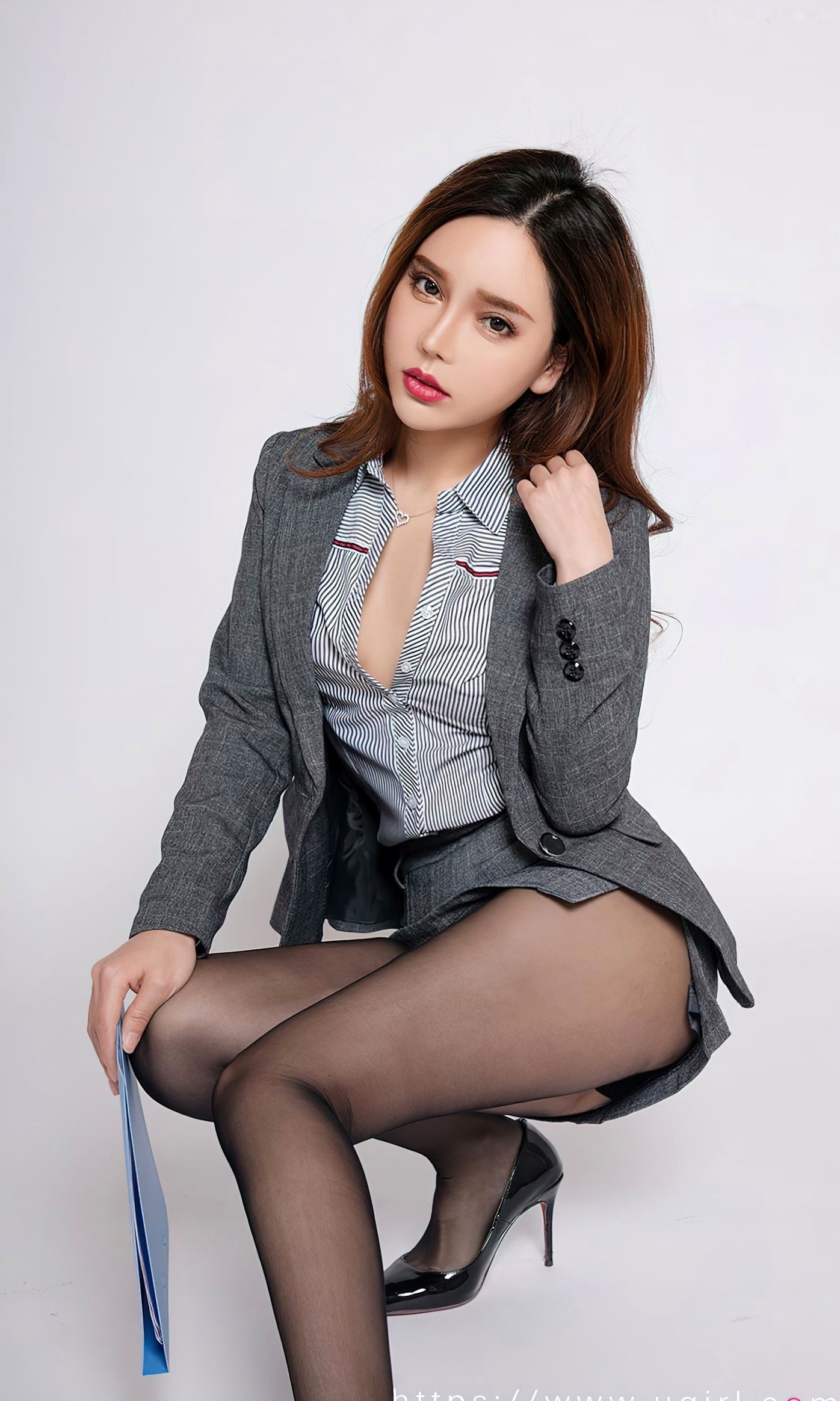 Gallery - UGirlsApp艾小青《心之星》OL职场制服写真，黑丝知性干练诱惑，冷艳职场女神气质，高清大尺度无圣光福利爱尤物 - Love Beauty 制服性感诱惑黑丝冷艳 艾小青女神私房照_秀色女神 - image 29
