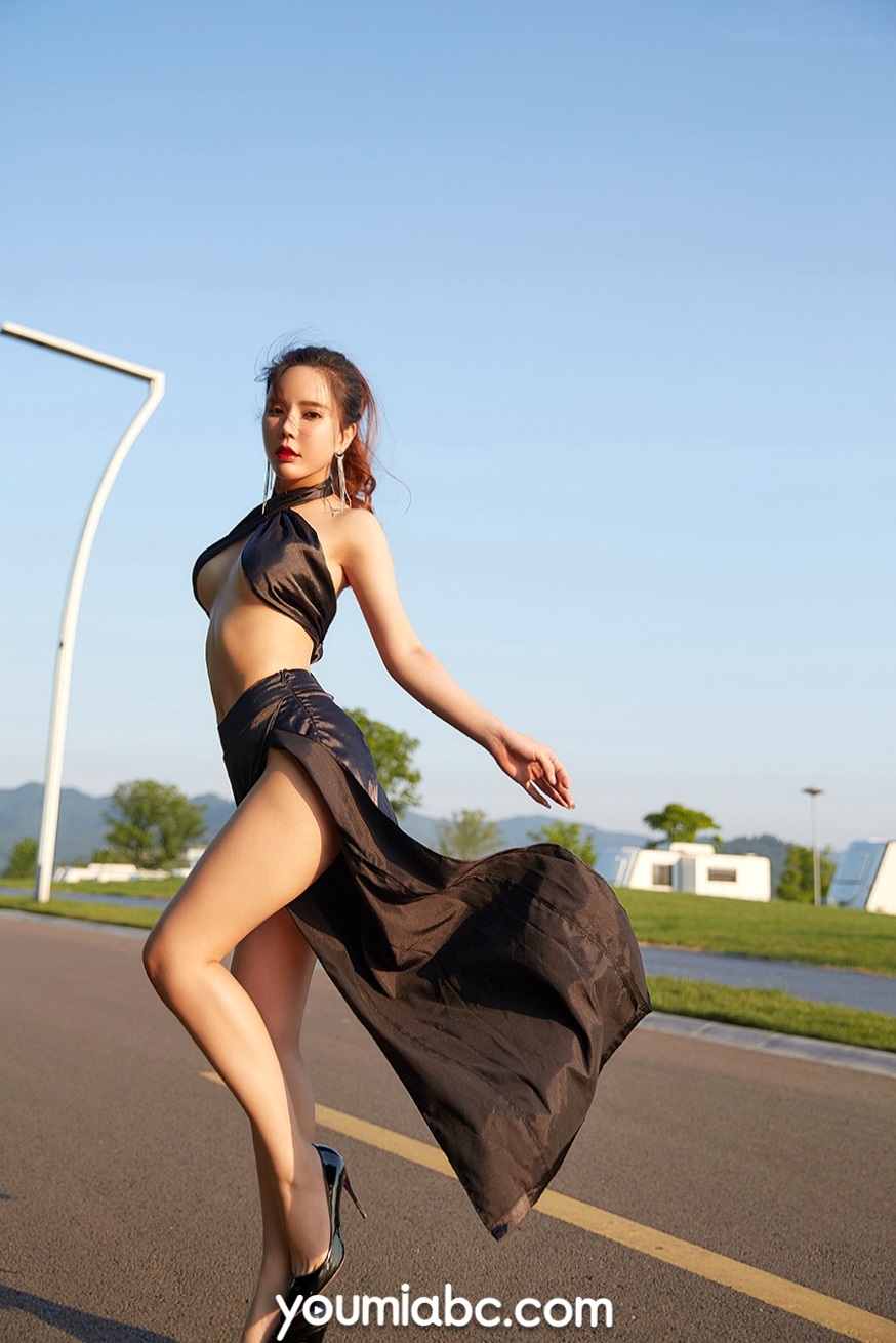 Gallery - YouMi尤蜜-艾小青《风骚野兽》无圣光大尺度，神秘兔女郎造型、火辣性感内衣私房与户外街拍，极品身材极致诱惑尤蜜荟 - Chiness Model 性感诱惑私房照大尺度 艾小青女神私房照_秀色女神 - image 8