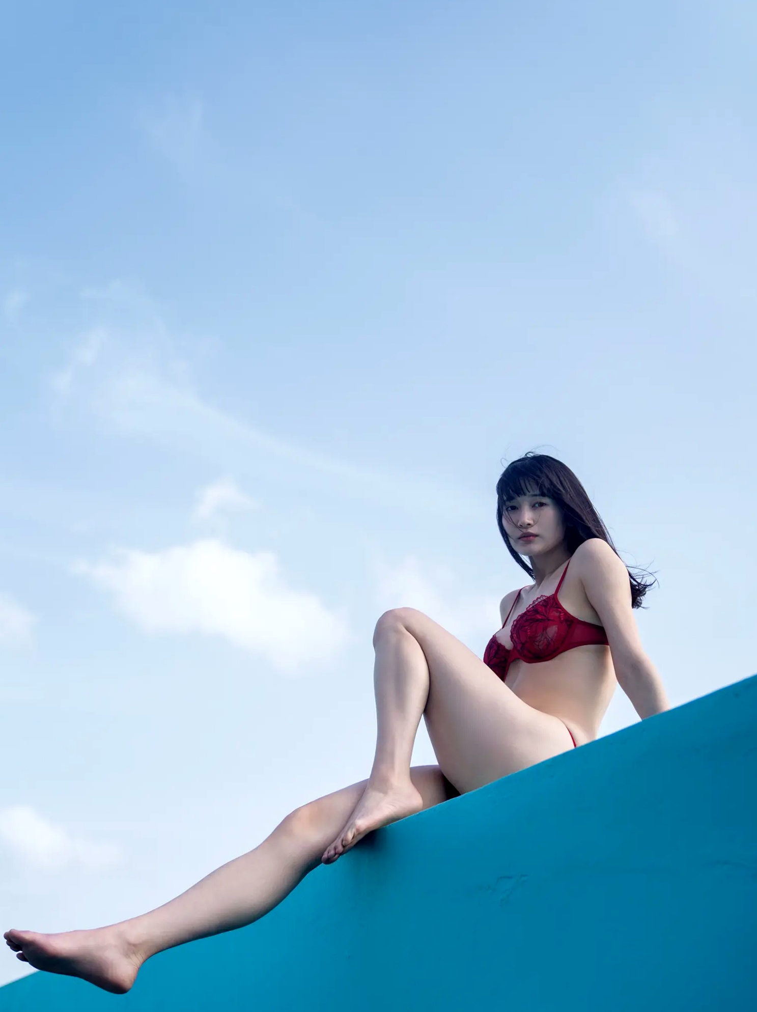 出口亜梨沙 - ESSENCE 户外蓝天性感内衣大尺度写真
