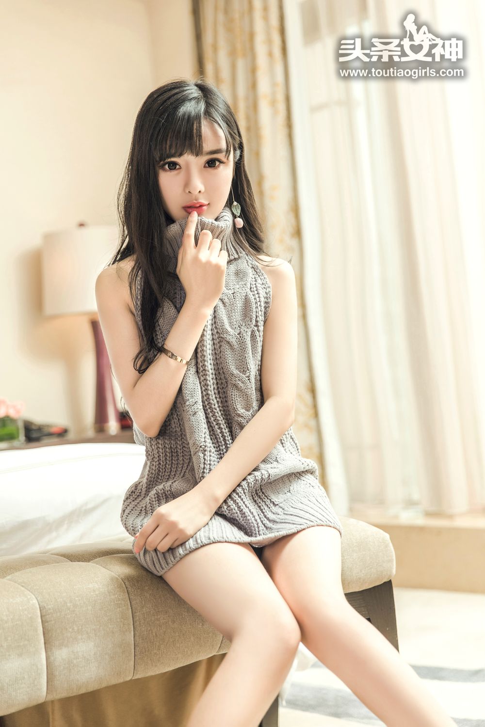 头条女孩周熙妍 网红毛衣灵动迷人