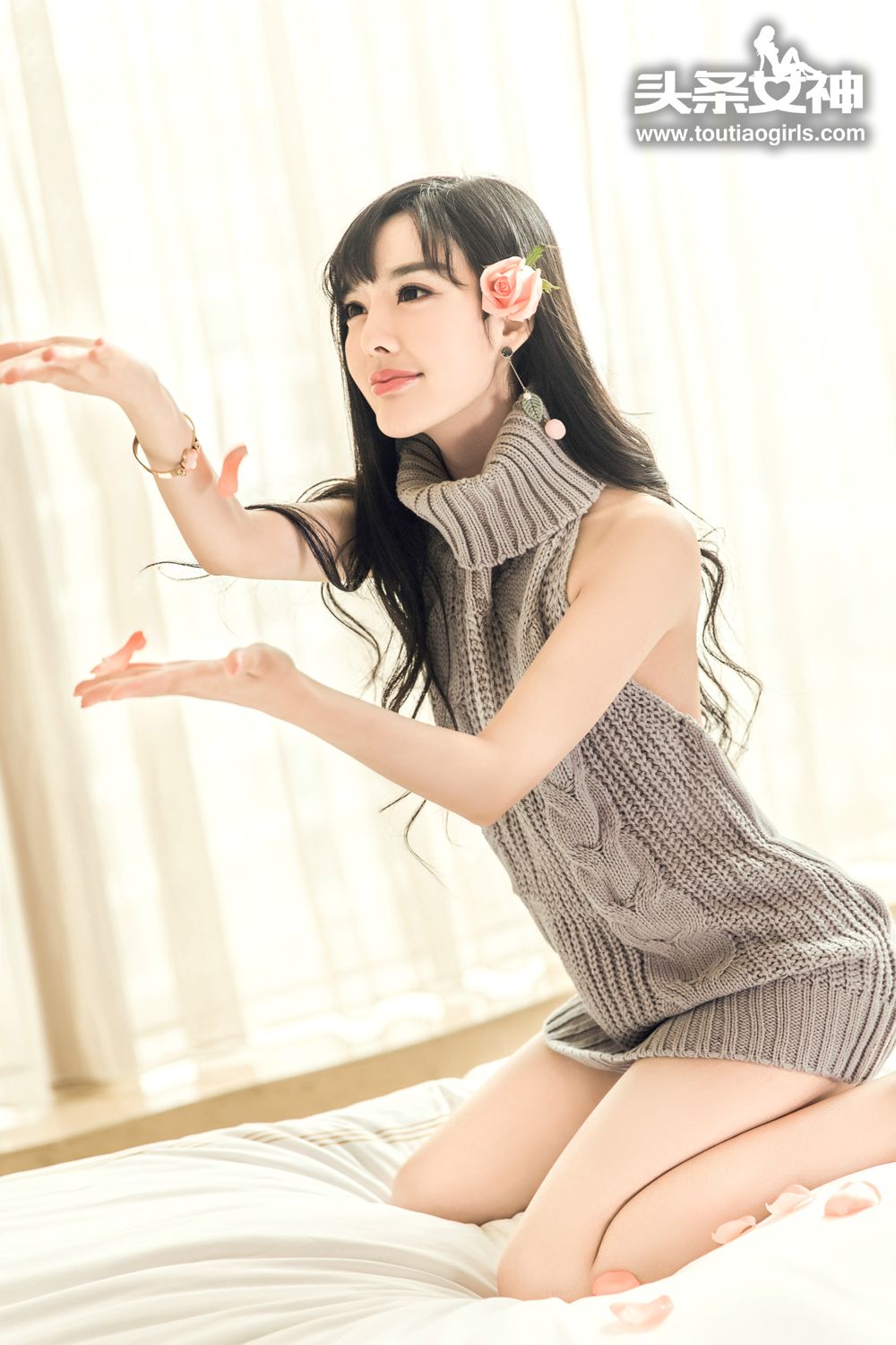 头条女孩周熙妍 网红毛衣灵动迷人