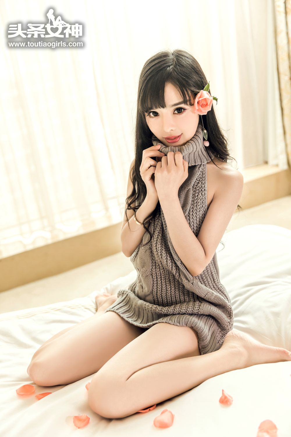 头条女孩周熙妍 网红毛衣灵动迷人