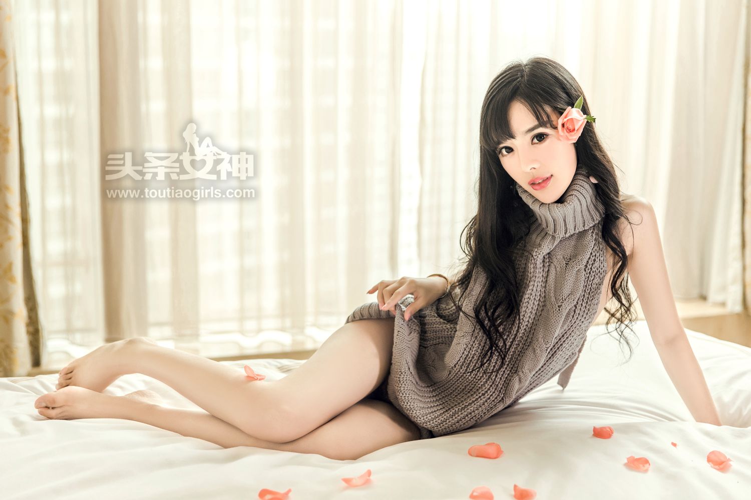 头条女孩周熙妍 网红毛衣灵动迷人
